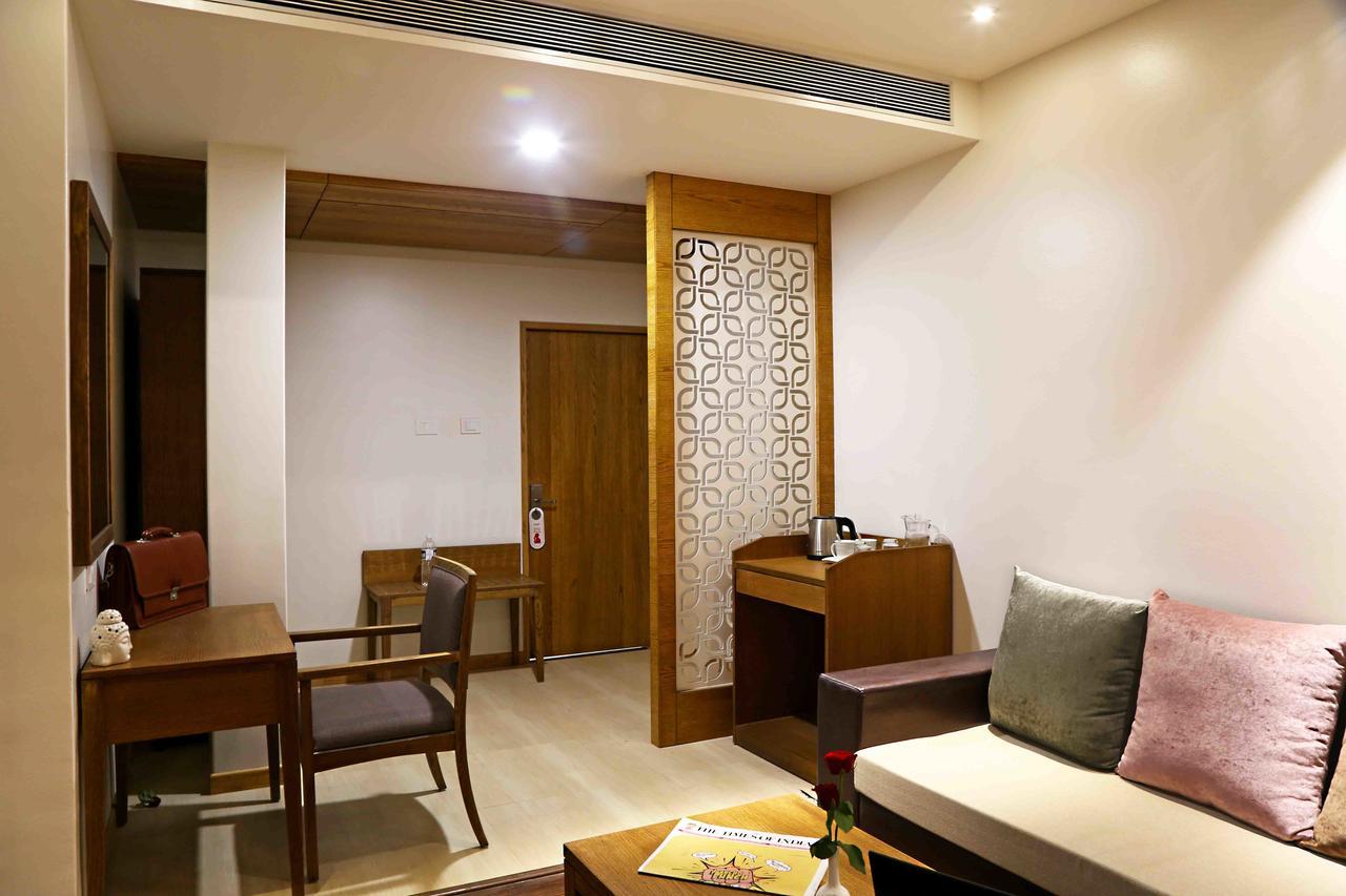 Hotel Preeti Executive Satara Extérieur photo