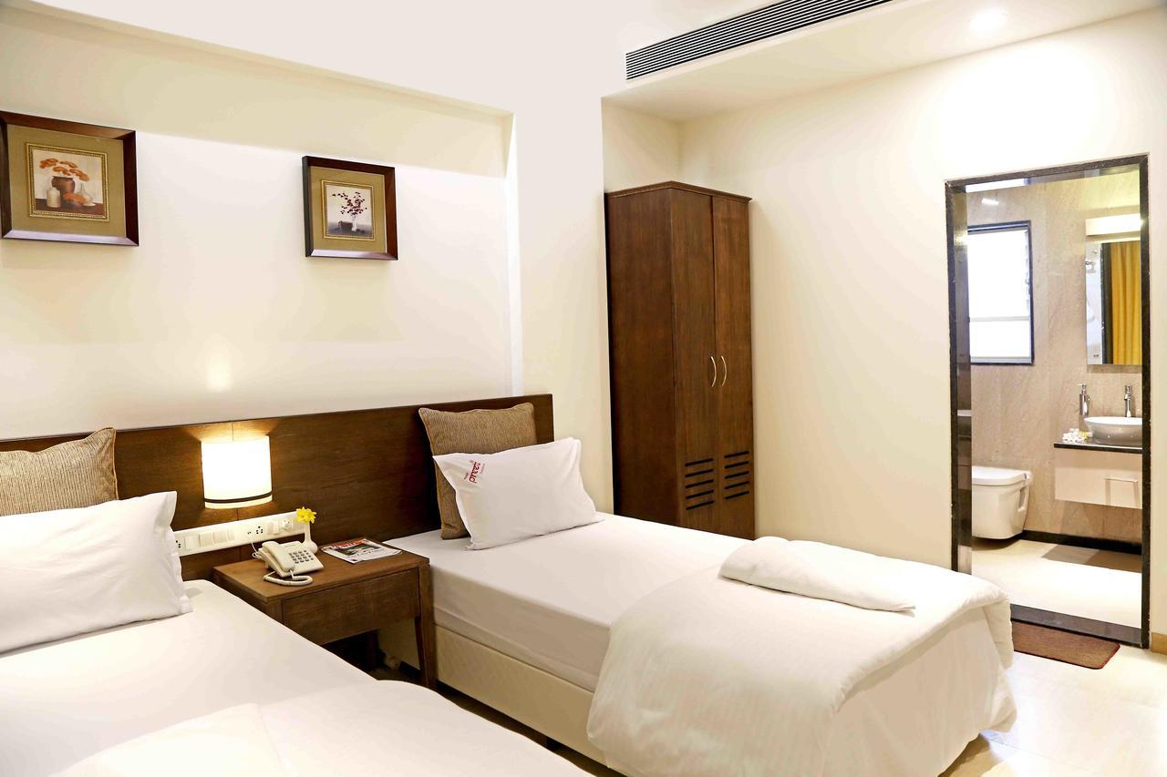 Hotel Preeti Executive Satara Extérieur photo
