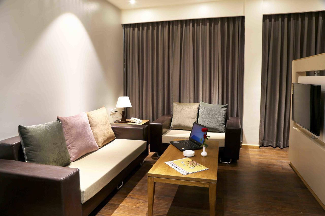 Hotel Preeti Executive Satara Extérieur photo