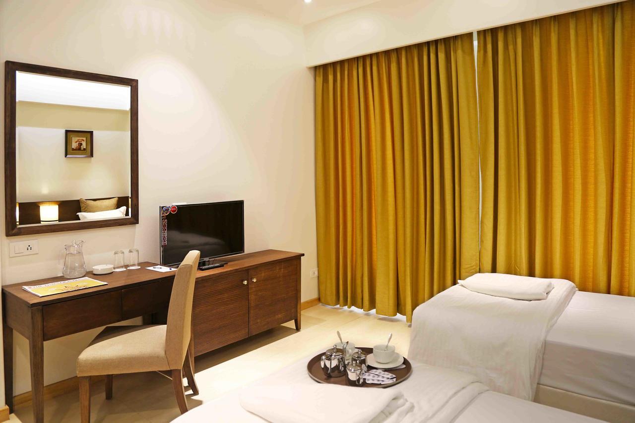 Hotel Preeti Executive Satara Extérieur photo
